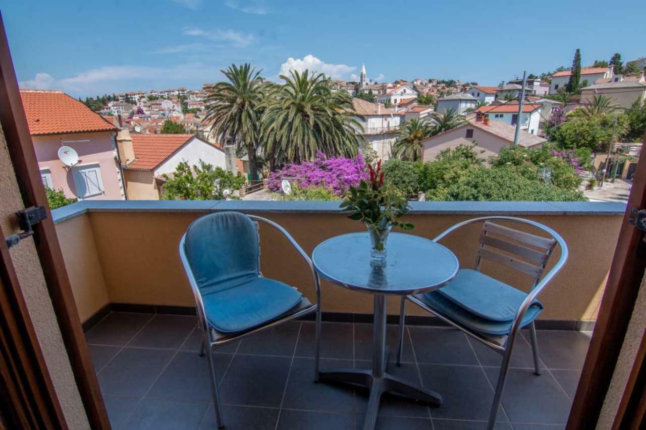 Apartments Villa Forida Mali Lošinj Exteriör bild